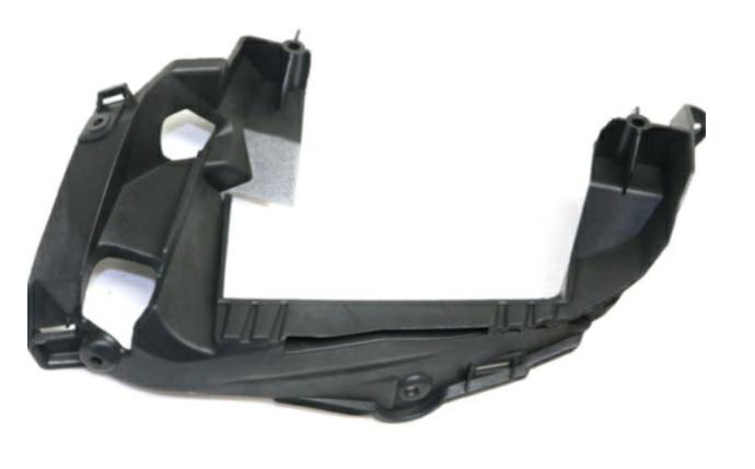 Articolo 05V53 - STAFFA MASCHERINA TERMINALE DI SCAR P/SX MB CLA C117 01/13> AMG
