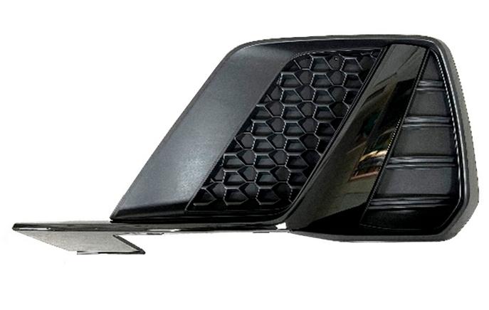 Articolo GM32W - GRIGLIA P/TI A/SX NERA LUCIDA AUDI A1 07/18> S-LINE